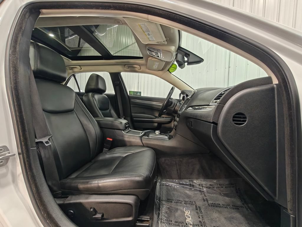 Used 2017 Chrysler 300 Touring w/ Value Package RWD image 23