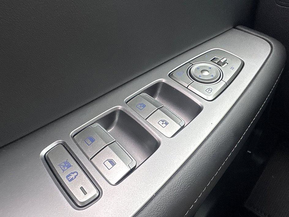 Certified 2025 Hyundai Palisade SEL image 23