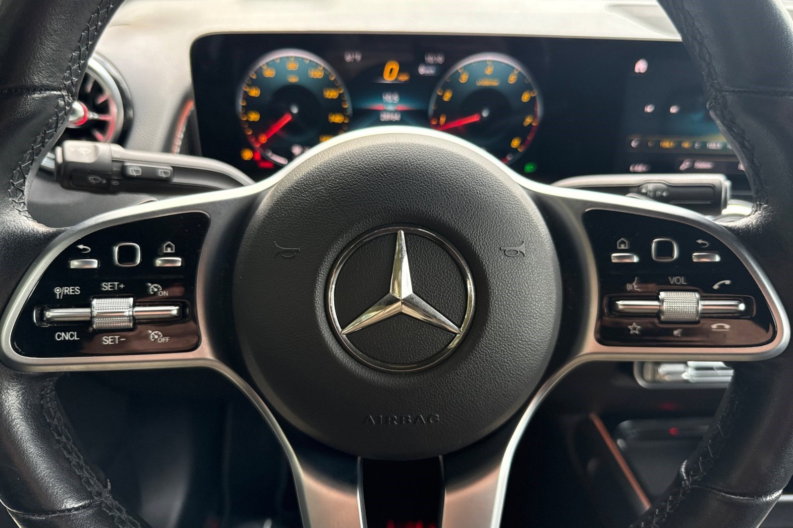 Used 2021 Mercedes-Benz GLB 250 4MATIC image 27