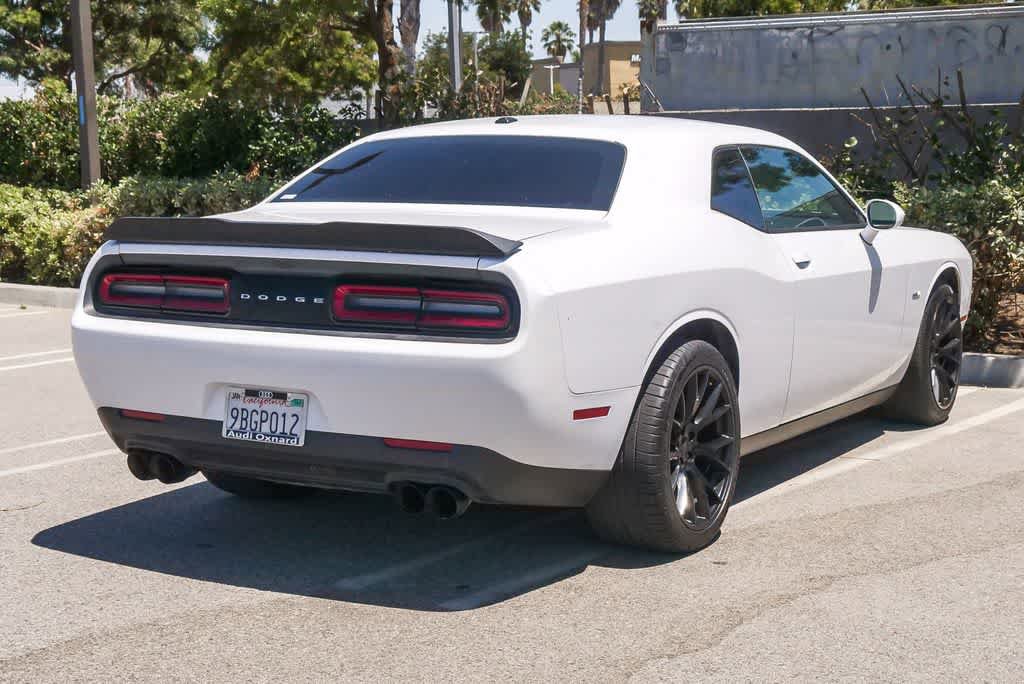 Used 2017 Dodge Challenger R/T RWD image 9