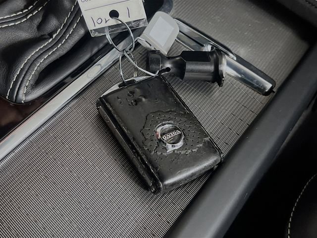 Used 2016 Volvo XC90 T6 R-Design w/ Protection Package Plus image 32