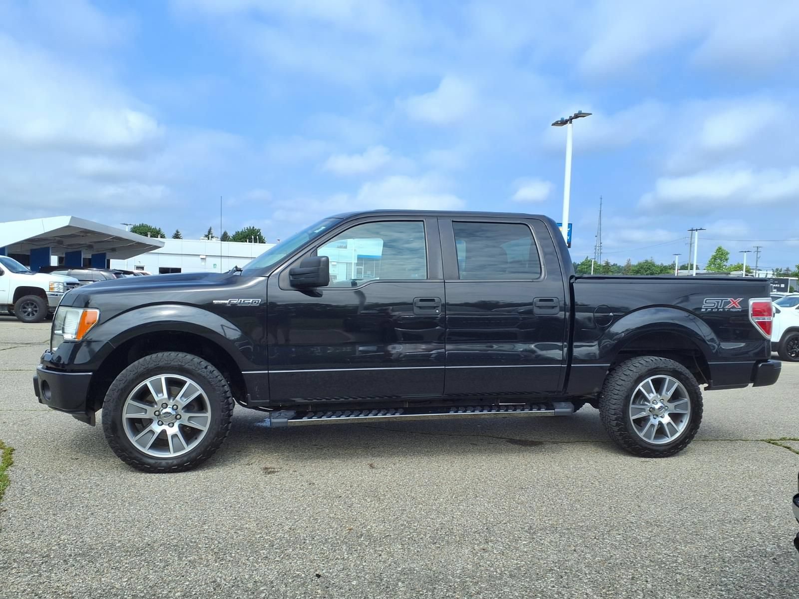 Used 2014 Ford F150 STX w/ Equipment Group 201A Mid AWD/4WD image 8