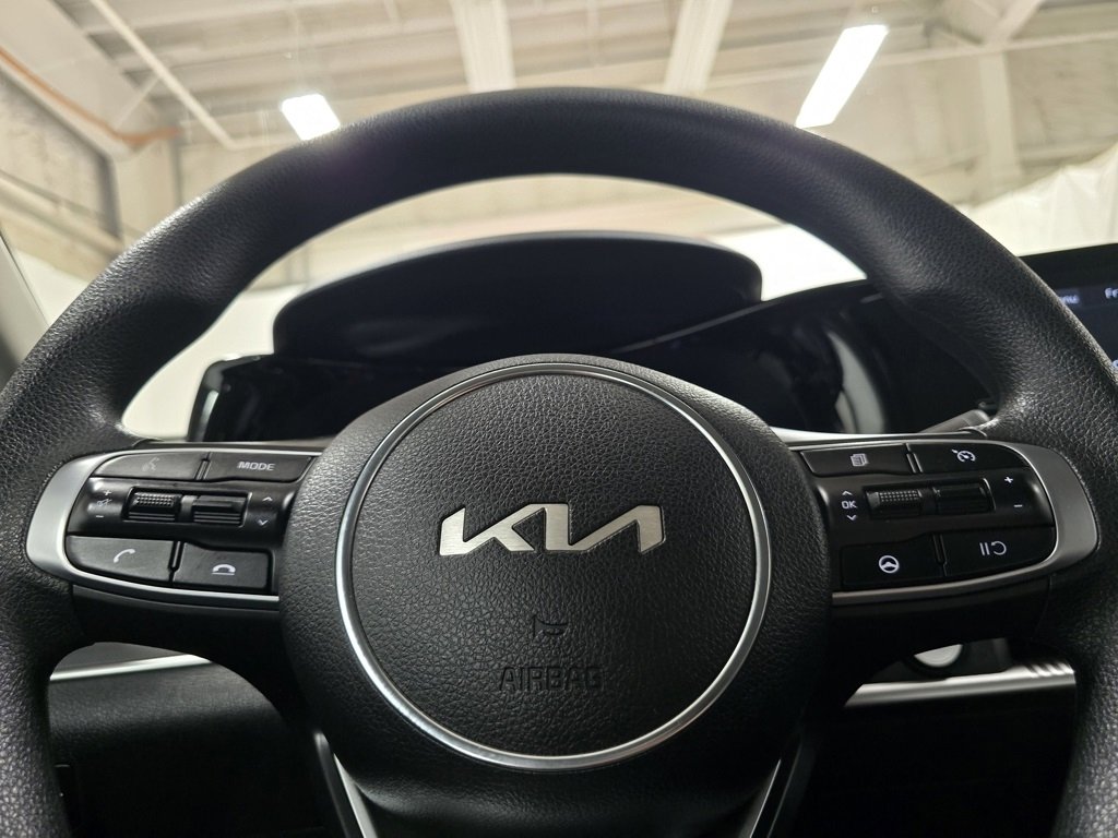 Used 2022 Kia K5 LXS image 23