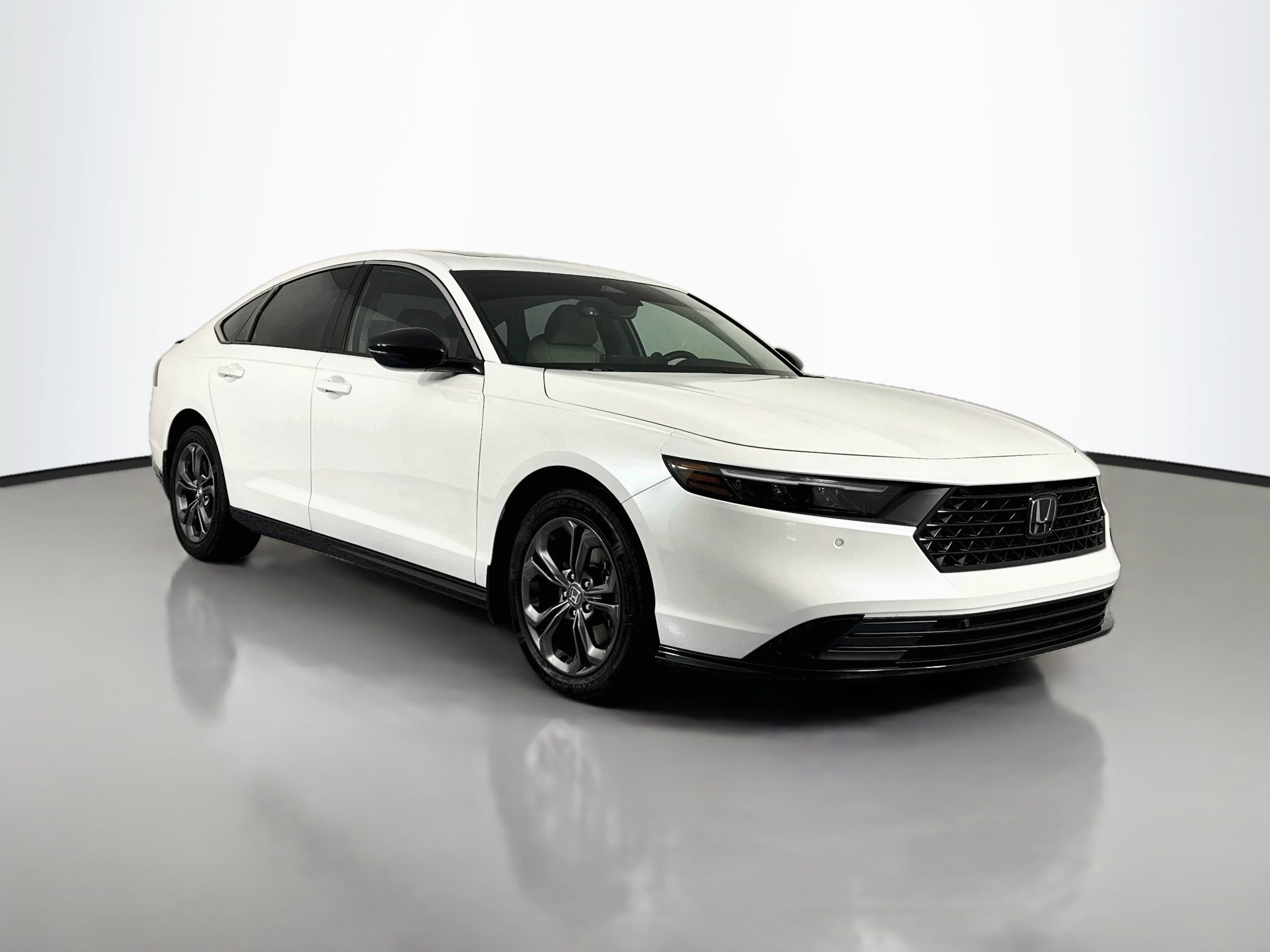 Used 2024 Honda Accord EX-L image 3