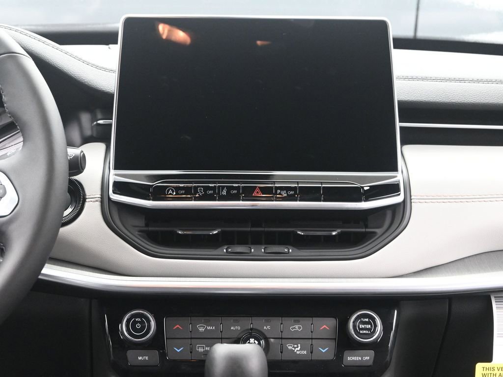 New 2026 Jeep Compass Limited image 18