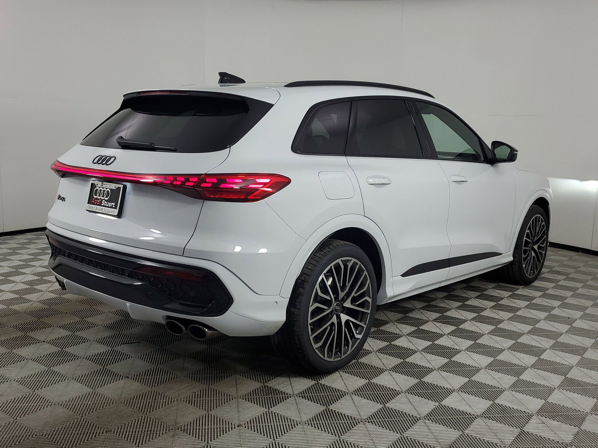 New 2025 Audi SQ5 Premium Plus image 10