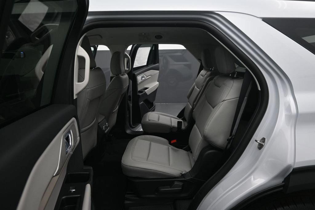 New 2026 Ford Explorer Active w/ Active Comfort Package RWD image 14