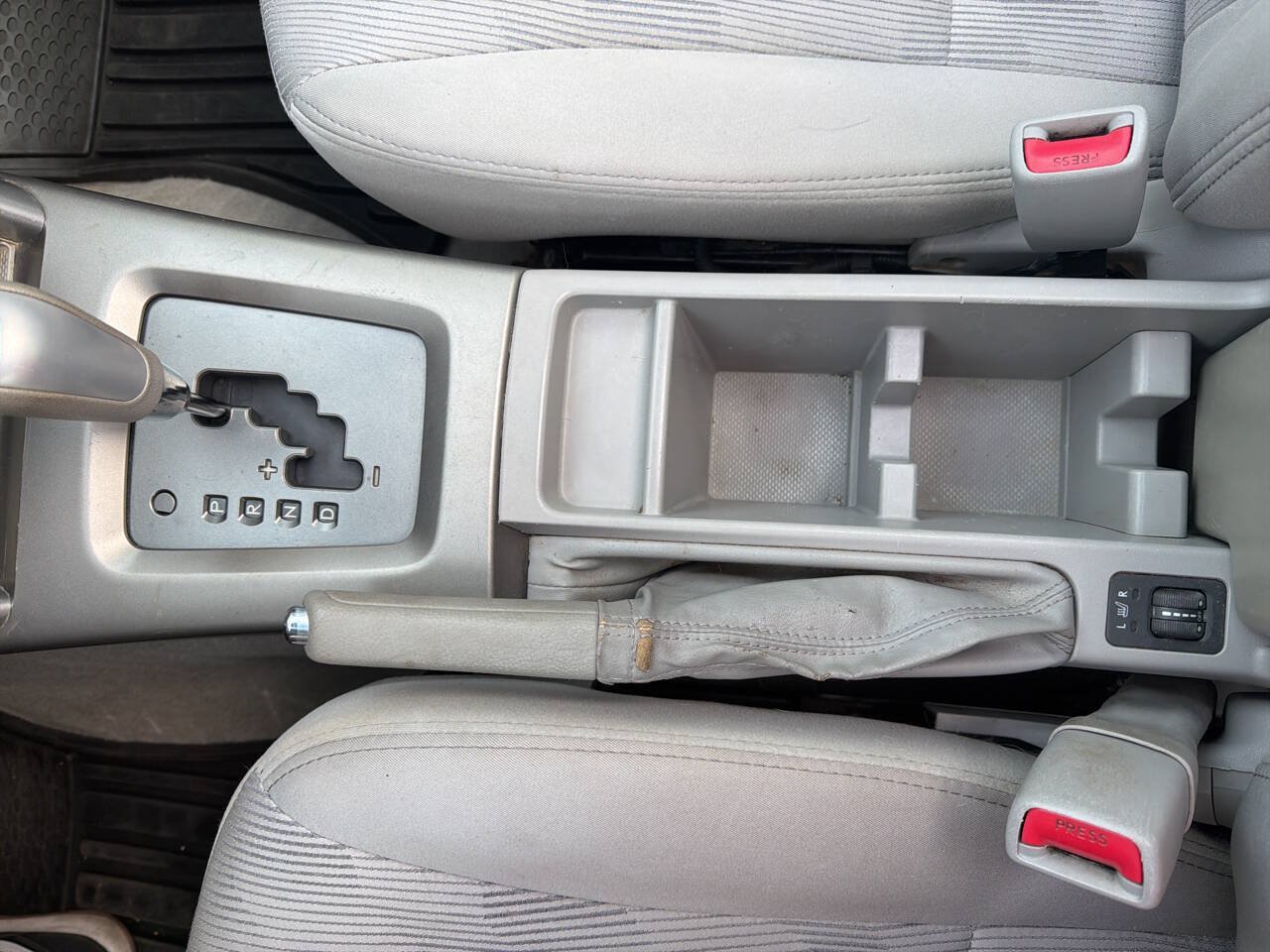Used 2010 Subaru Forester 2.5X Premium AWD/4WD image 32