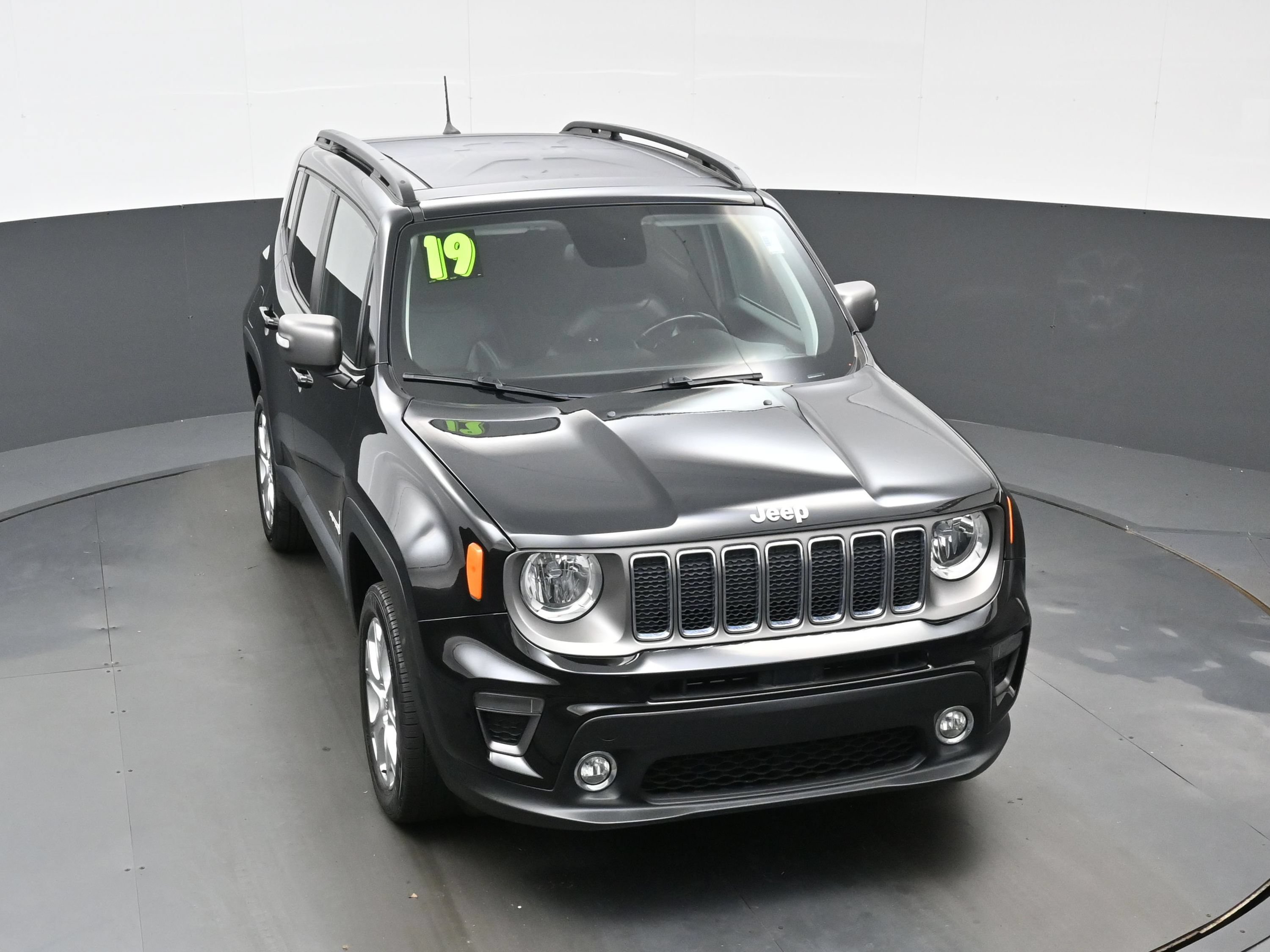 Used 2019 Jeep Renegade Limited w/ UConnect 8.4 Nav Group AWD/4WD image 40