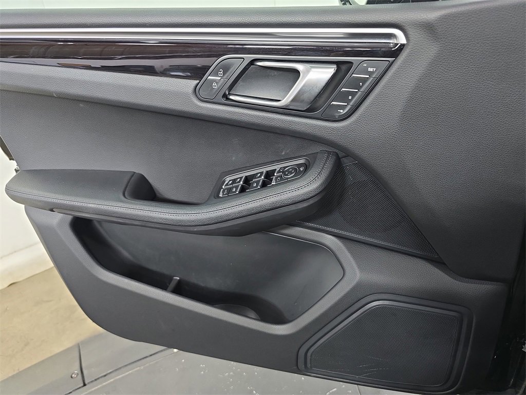 Used 2023 Porsche Macan image 22