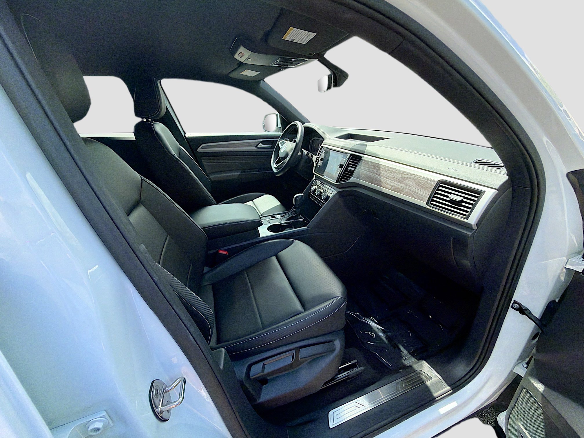 Used 2023 Volkswagen Atlas Cross Sport SE w/ Black Wheel Package image 31