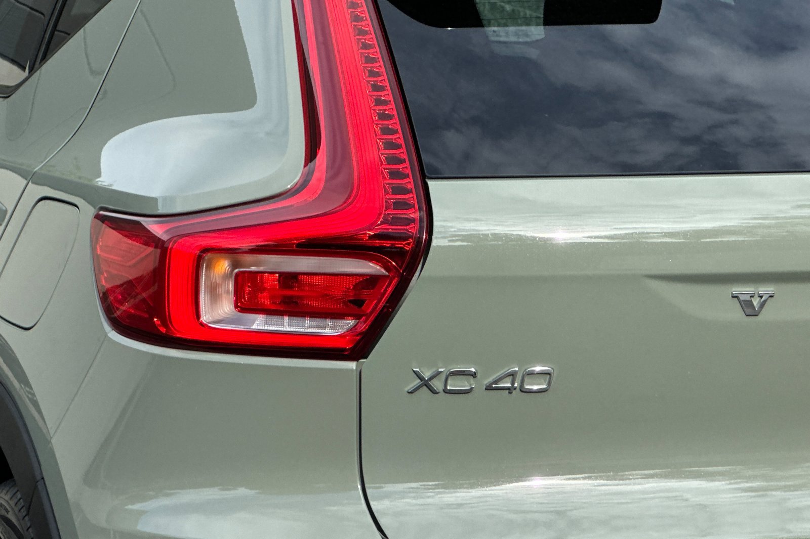 Used 2024 Volvo XC40 Recharge Ultimate w/ Protection Package Premier AWD/4WD image 32