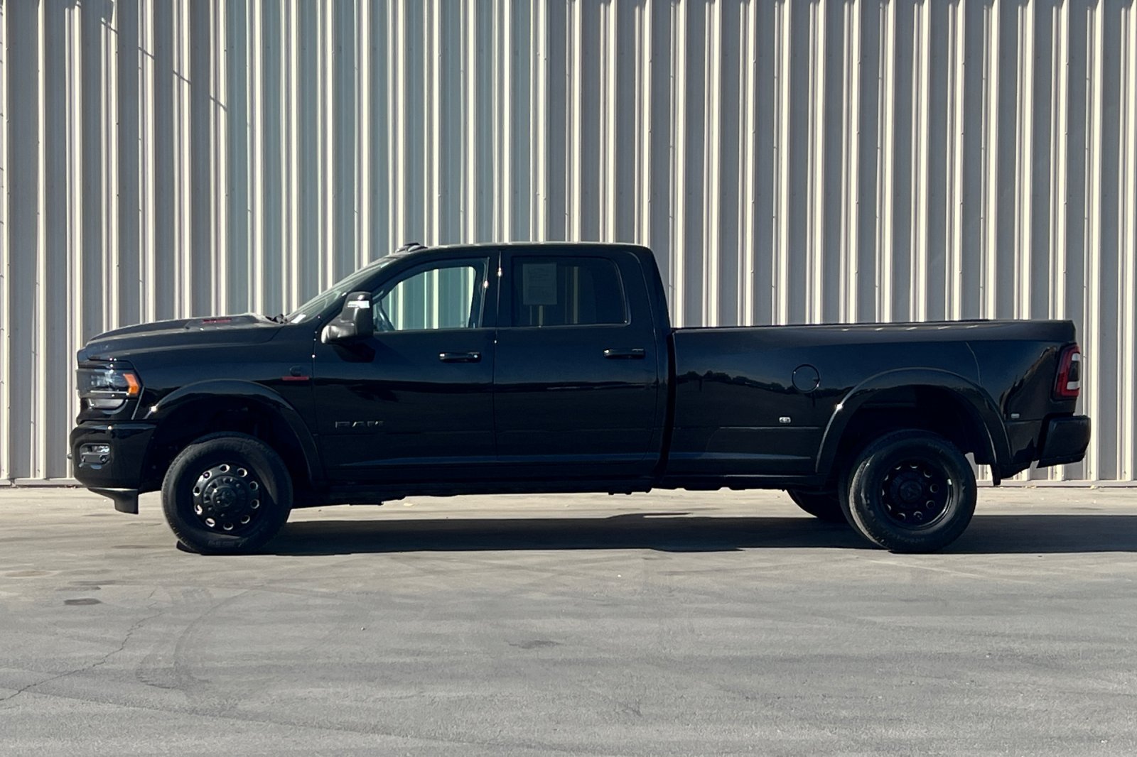 Used 2024 RAM 3500 Limited w/ Night Edition AWD/4WD image 10