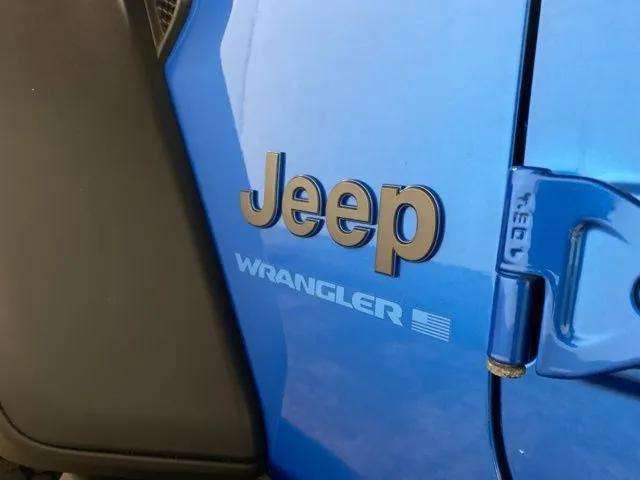 Used 2024 Jeep Wrangler Unlimited AWD/4WD image 14