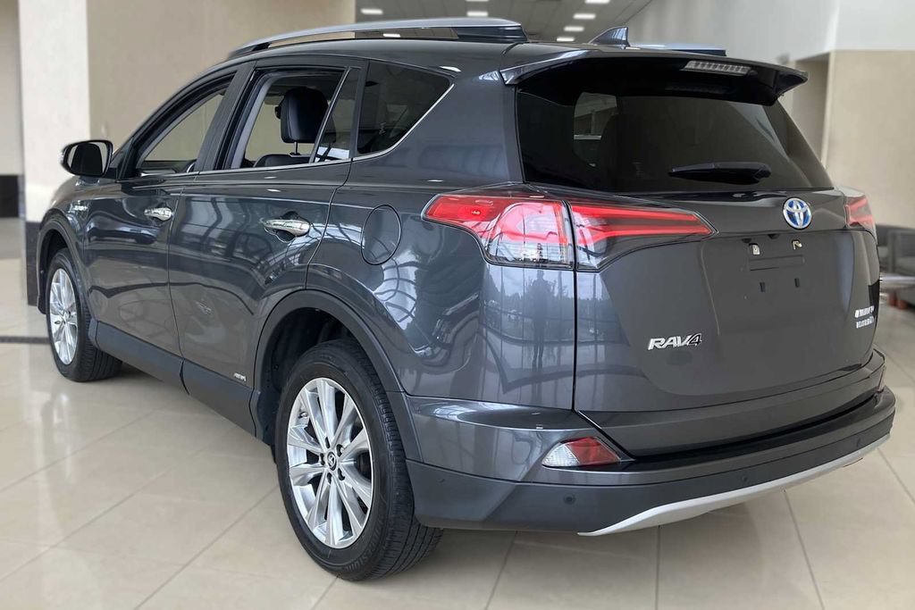 Used 2018 Toyota RAV4 Limited AWD/4WD image 4