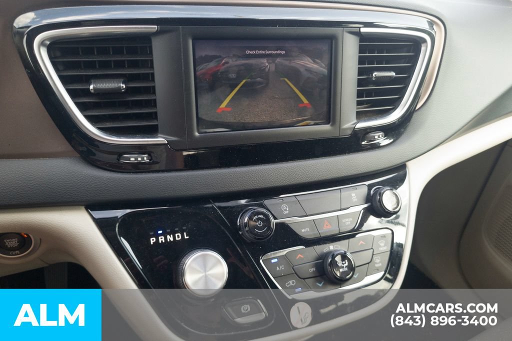Used 2023 Chrysler Voyager LX FWD image 8