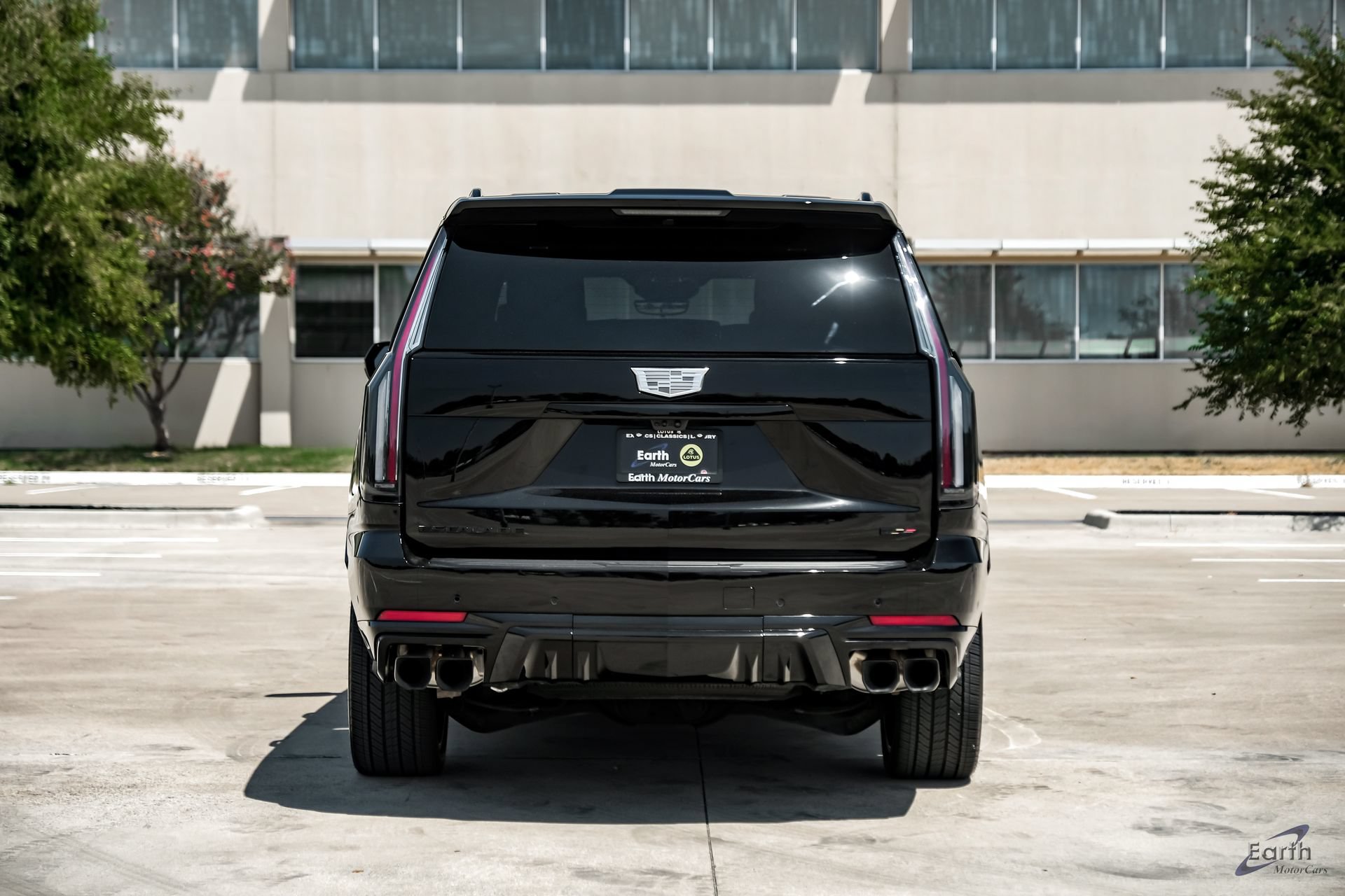 Used 2026 Cadillac Escalade V w/ LPO, ONYX Package AWD/4WD image 12