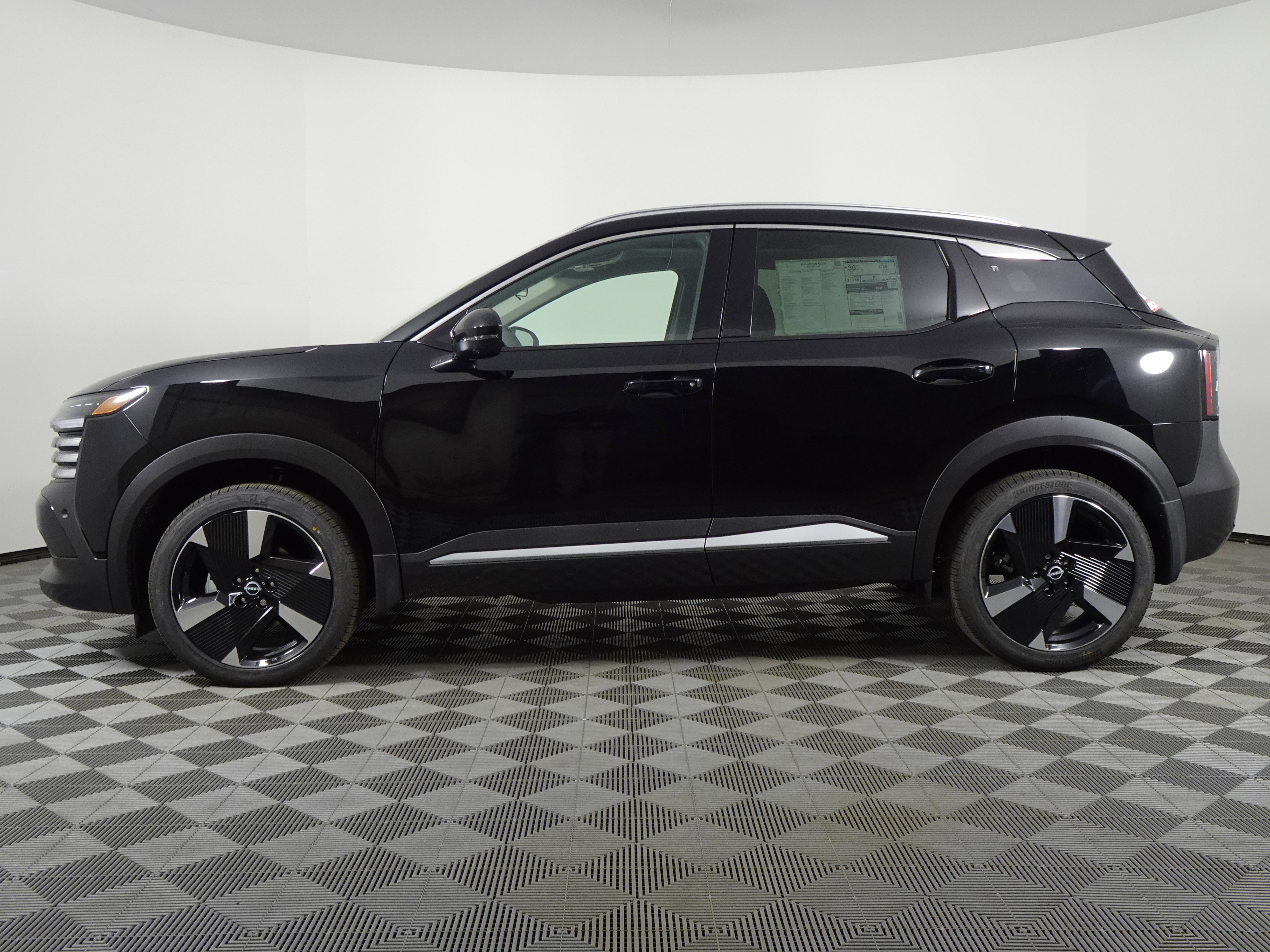 New 2025 Nissan Kicks SR w/ SR Premium Package image 15