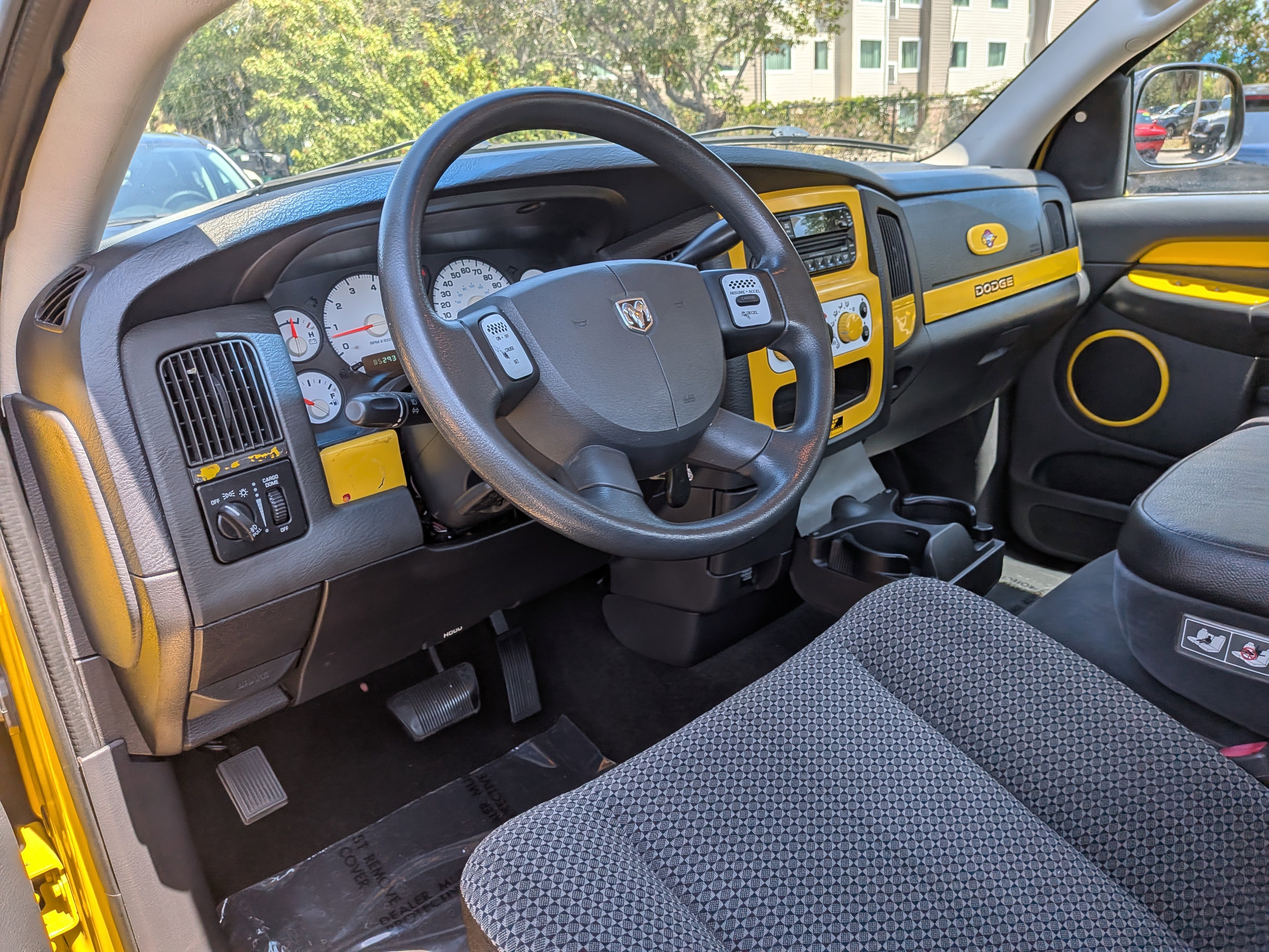 Used 2005 Dodge Ram 1500 Truck SLT w/ Rumblebee Group image 15