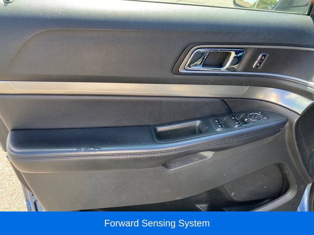 Used 2018 Ford Explorer XLT w/ Equipment Group 201A AWD/4WD image 15