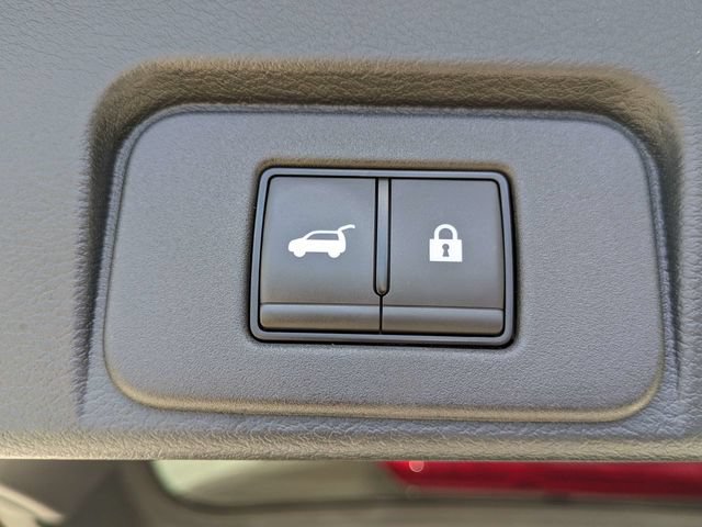 Used 2024 Nissan Rogue SV FWD image 14