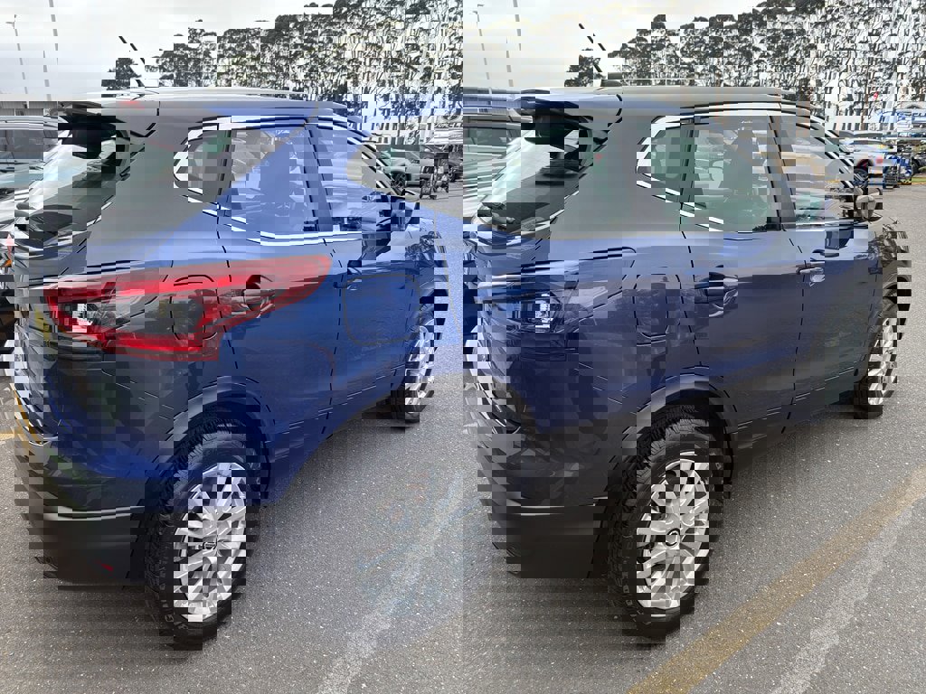 Used 2022 Nissan Rogue Sport S image 5