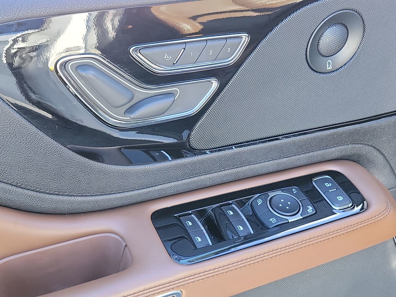 Used 2023 Lincoln Aviator Reserve w/ Elements Package Plus image 24