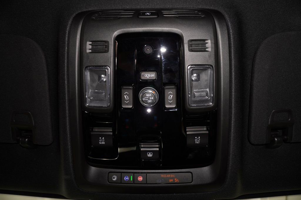 Used 2025 Cadillac Escalade ESV Premium Luxury image 22