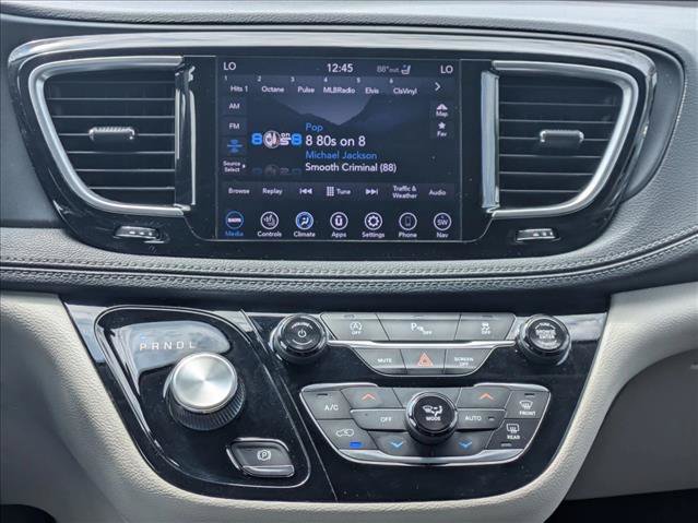 Used 2020 Chrysler Pacifica Limited FWD image 15