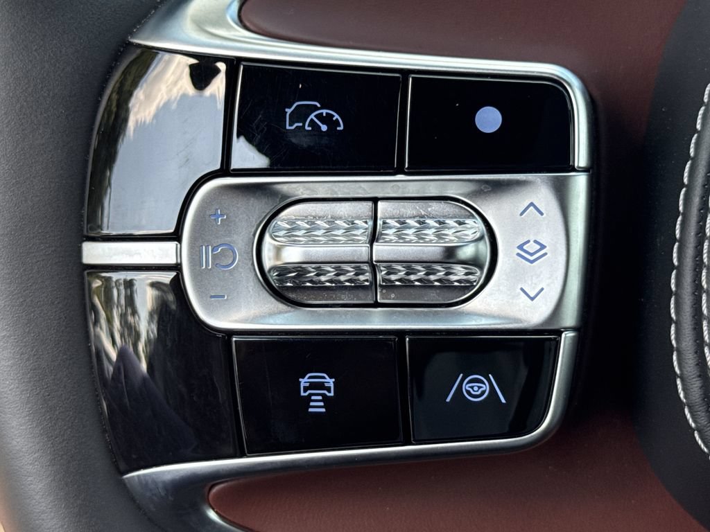 Used 2025 Genesis G90 3.5T AWD/4WD image 25