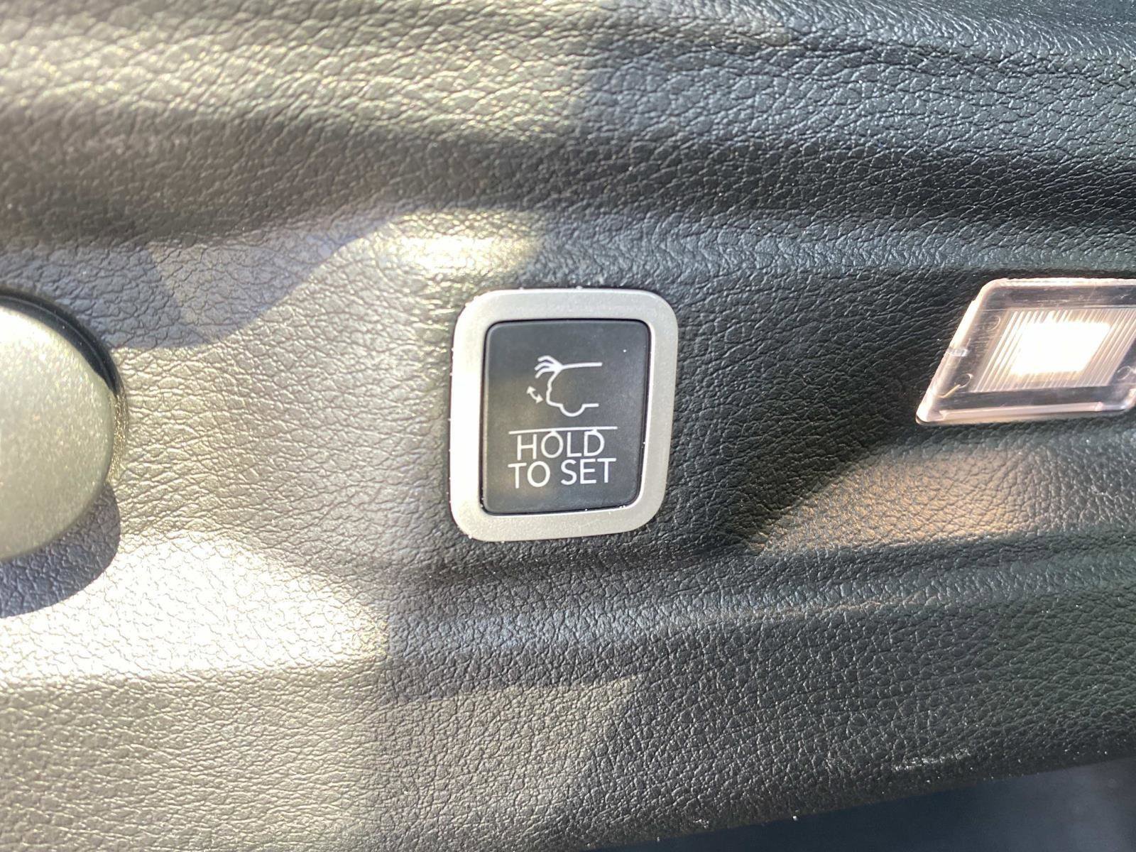 Certified 2023 Jeep Grand Cherokee L Limited w/ Luxury Tech Group II image 8