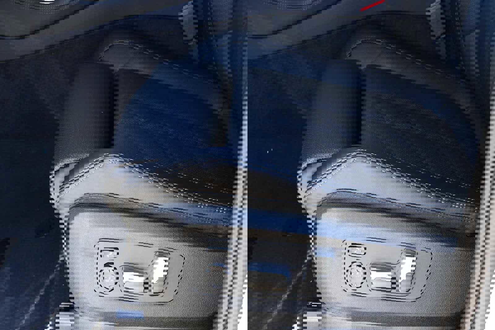 New 2026 BMW X5 xDrive50e w/ Premium Package image 22