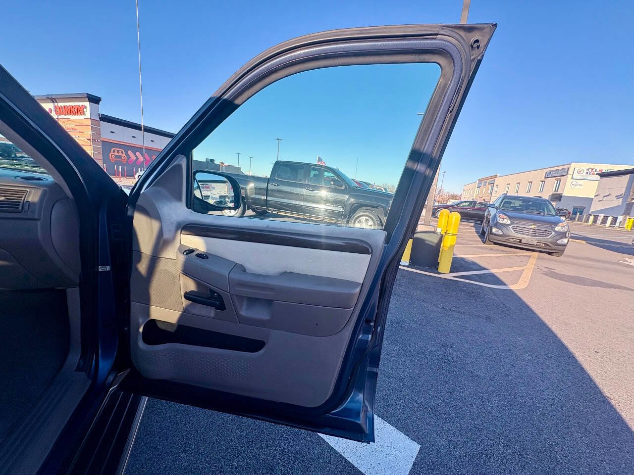 Used 2003 Ford Explorer Eddie Bauer image 29