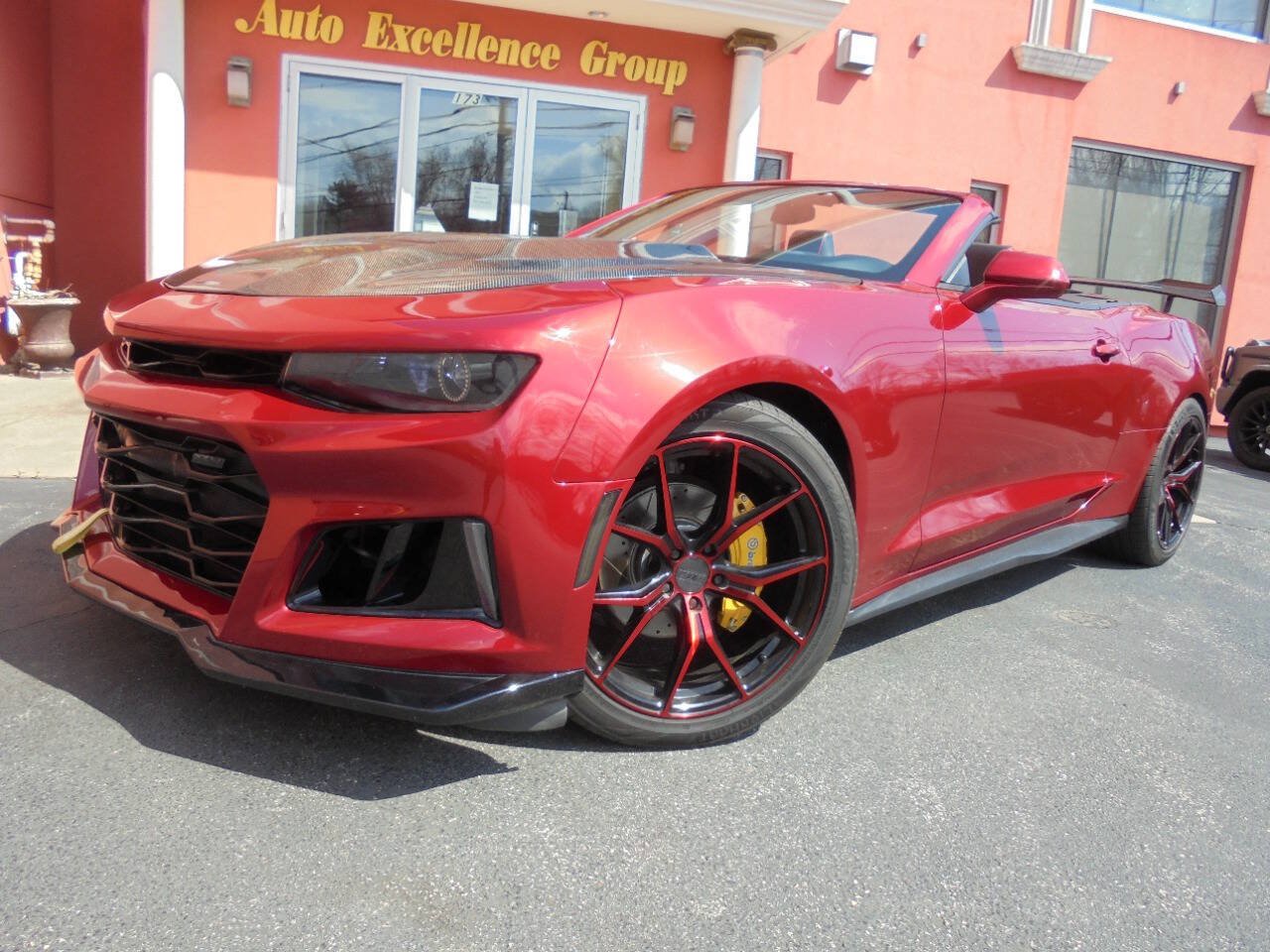 Used 2017 Chevrolet Camaro LT RWD image 1