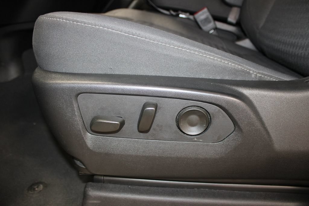 Used 2025 Chevrolet Silverado 1500 LT AWD/4WD image 17