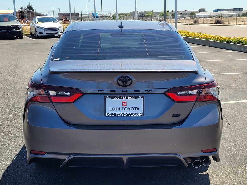 Used 2023 Toyota Camry SE image 5