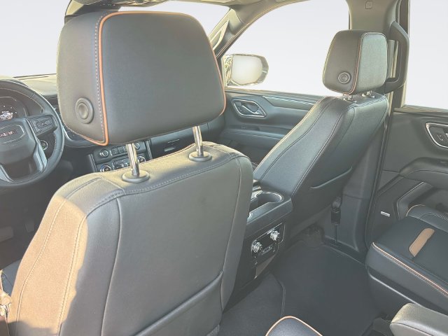 Used 2023 GMC Yukon AT4 w/ AT4 Premium Plus Package AWD/4WD image 16