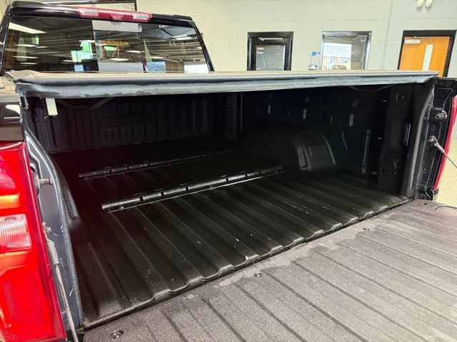 Used 2023 Chevrolet Silverado 1500 High Country w/ Technology Package AWD/4WD image 27