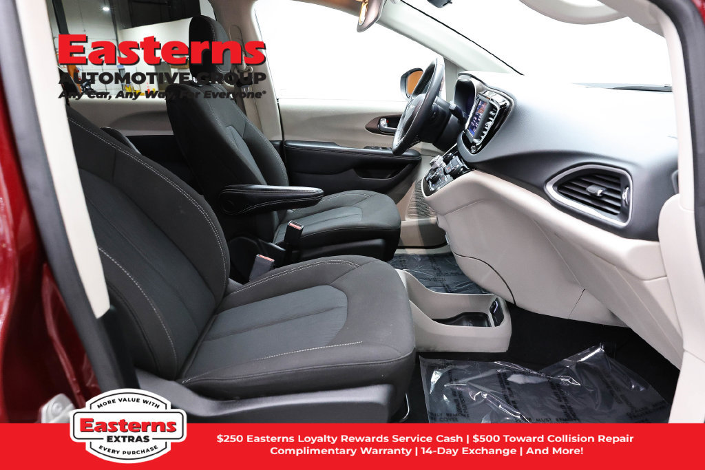 Used 2023 Chrysler Voyager LX FWD image 23
