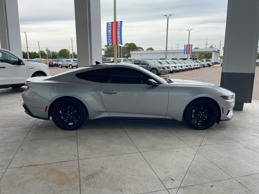 Certified 2024 Ford Mustang Coupe RWD image 5