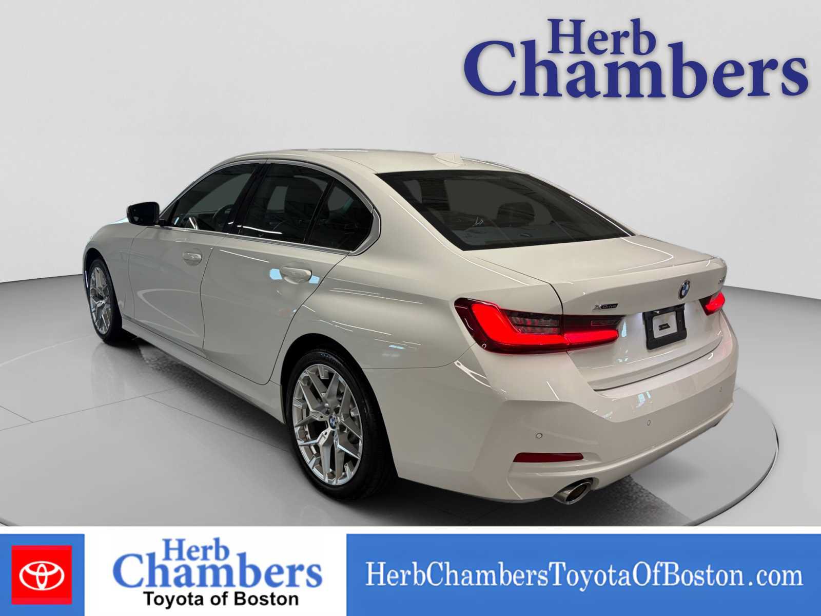 Used 2025 BMW 330i xDrive Sedan AWD/4WD image 3