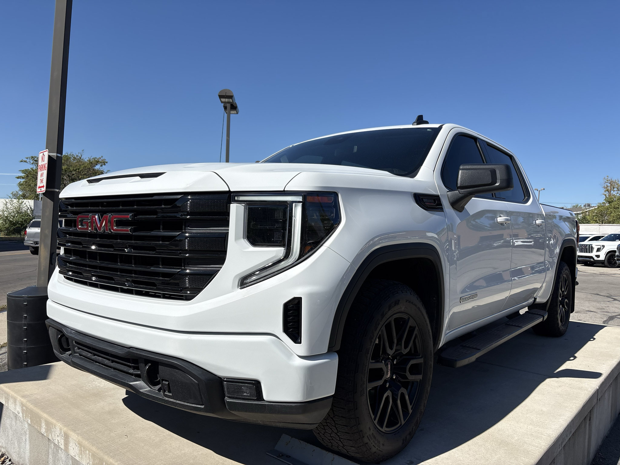 Used 2024 GMC Sierra 1500 Elevation w/ X31 Off-Road Package AWD/4WD image 15