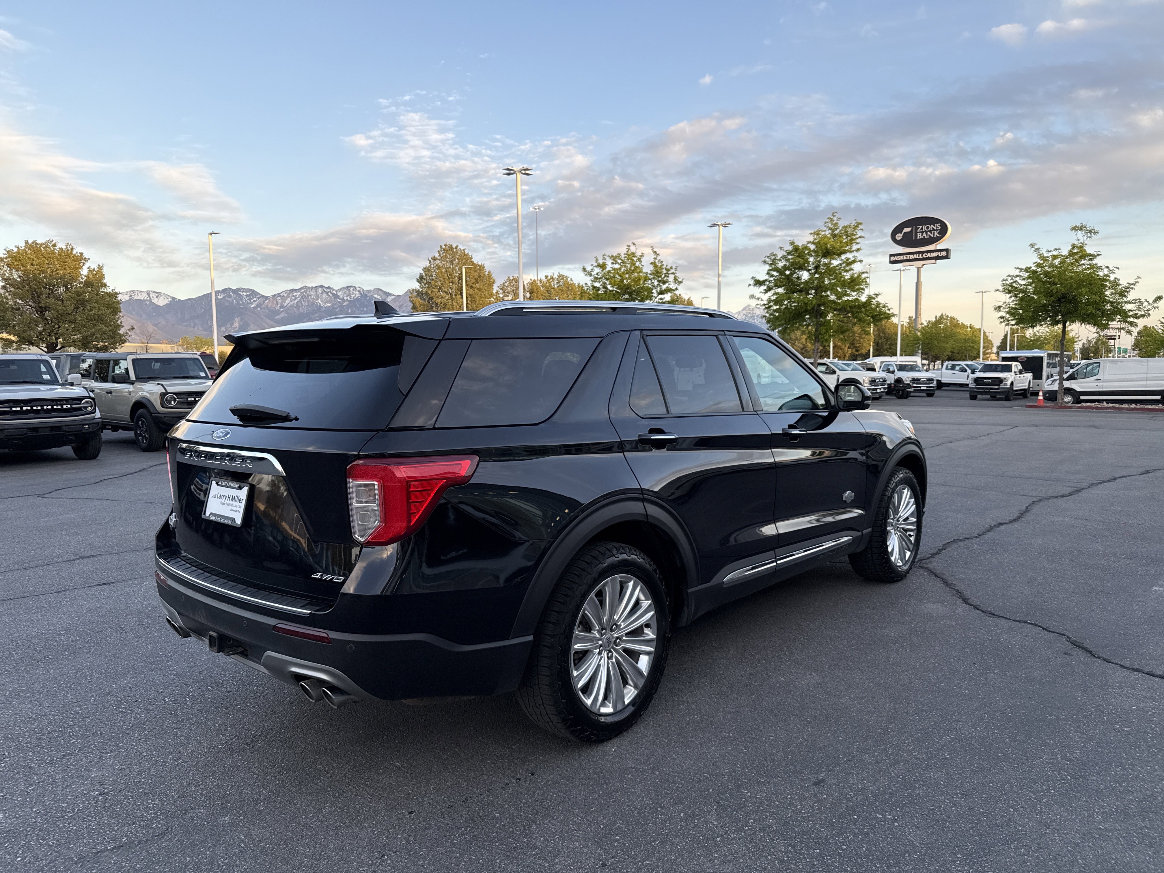 Used 2022 Ford Explorer King Ranch w/ Technology Package image 7