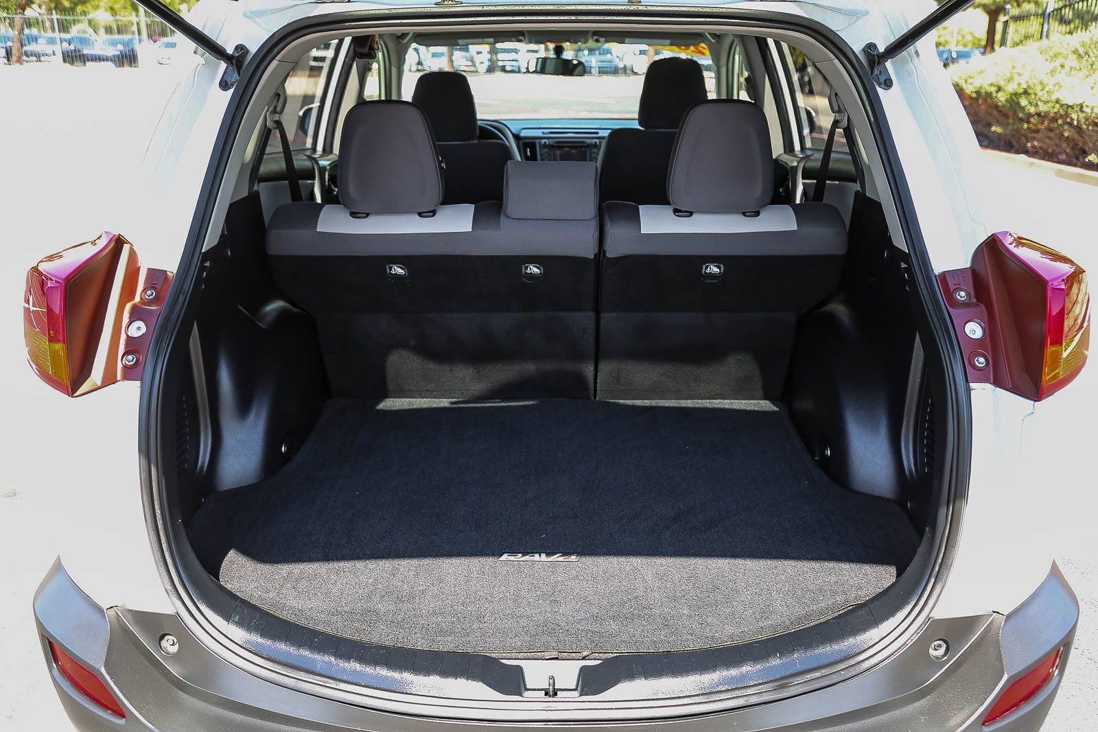 Used 2015 Toyota RAV4 XLE FWD image 32
