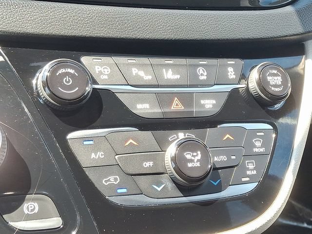 Used 2019 Chrysler Pacifica Touring-L Plus w/ Advanced Safetytec Group FWD image 13