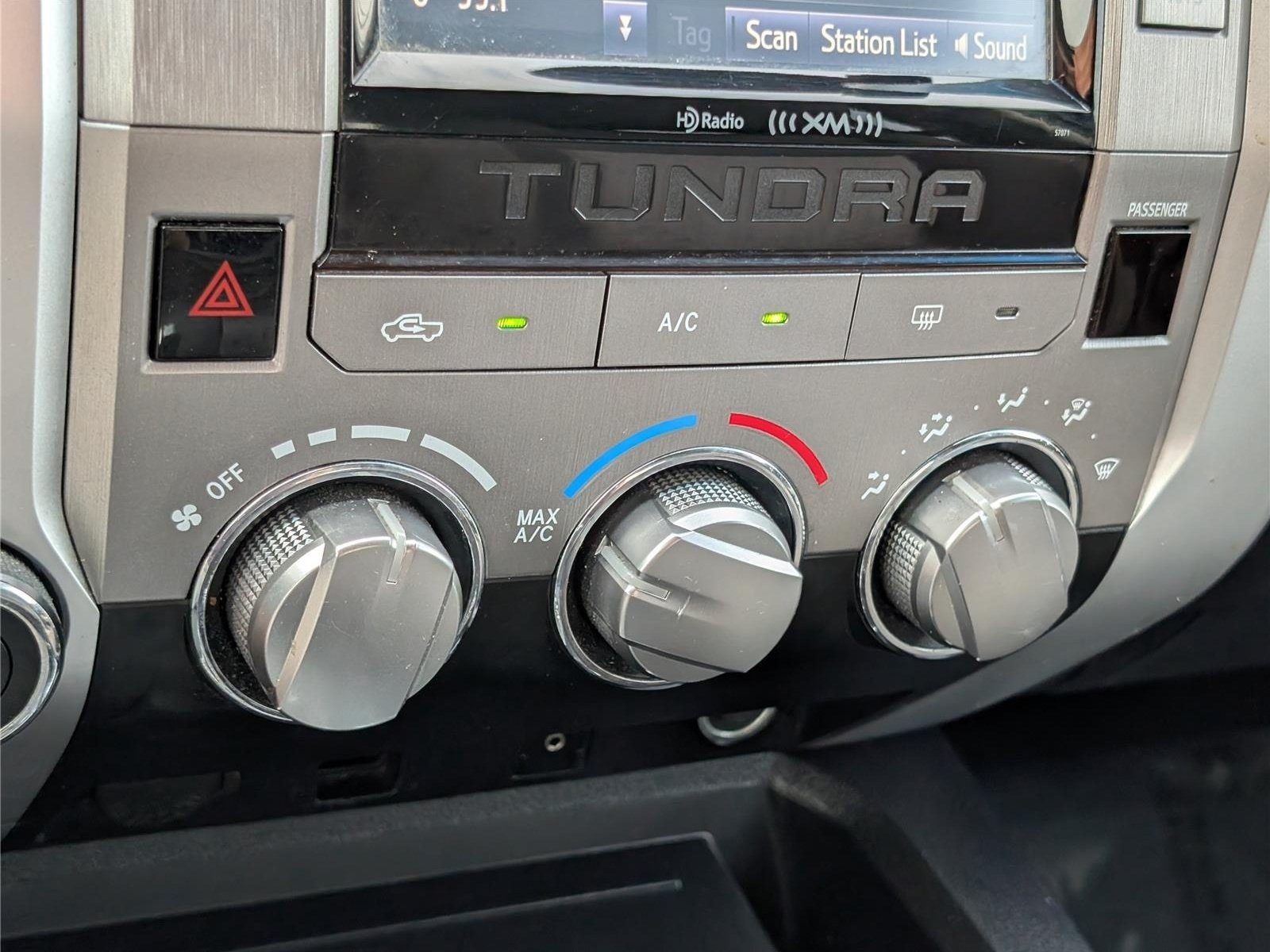 Used 2015 Toyota Tundra SR5 w/ TRD Off Road Package AWD/4WD image 27