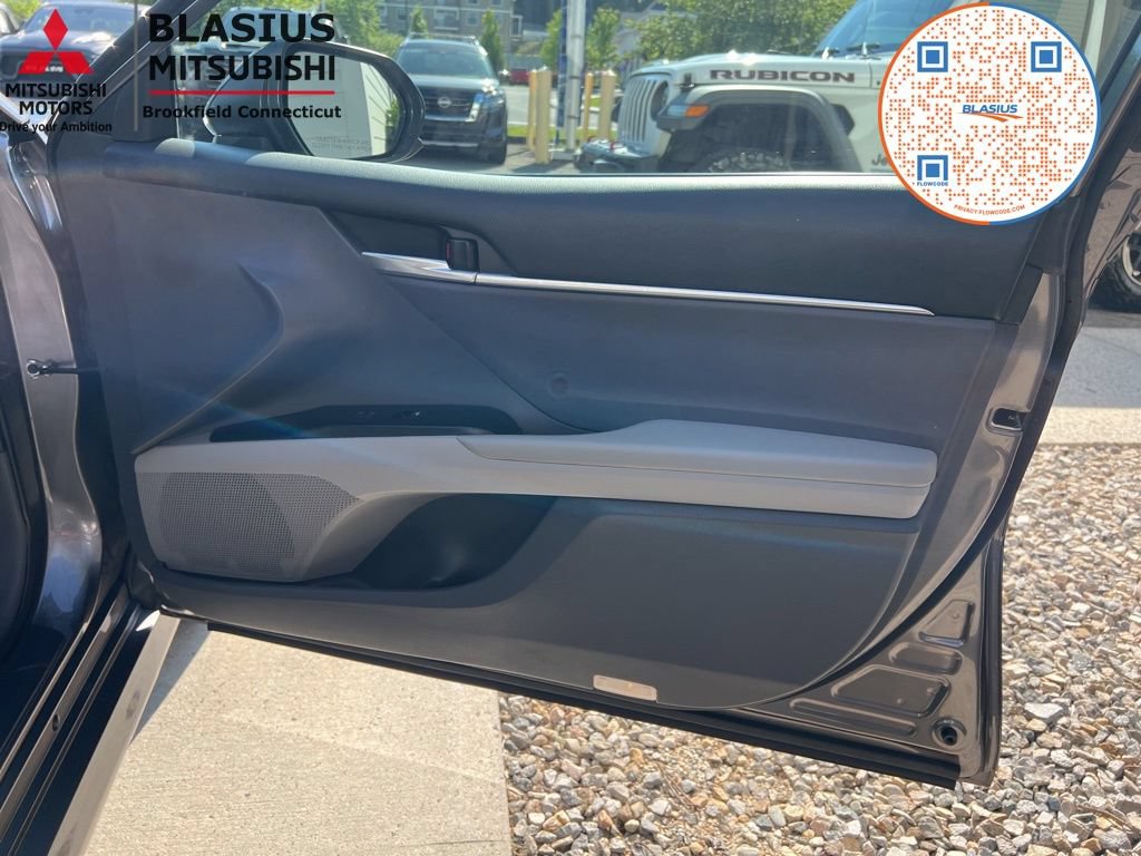 Used 2018 Toyota Camry LE FWD image 31