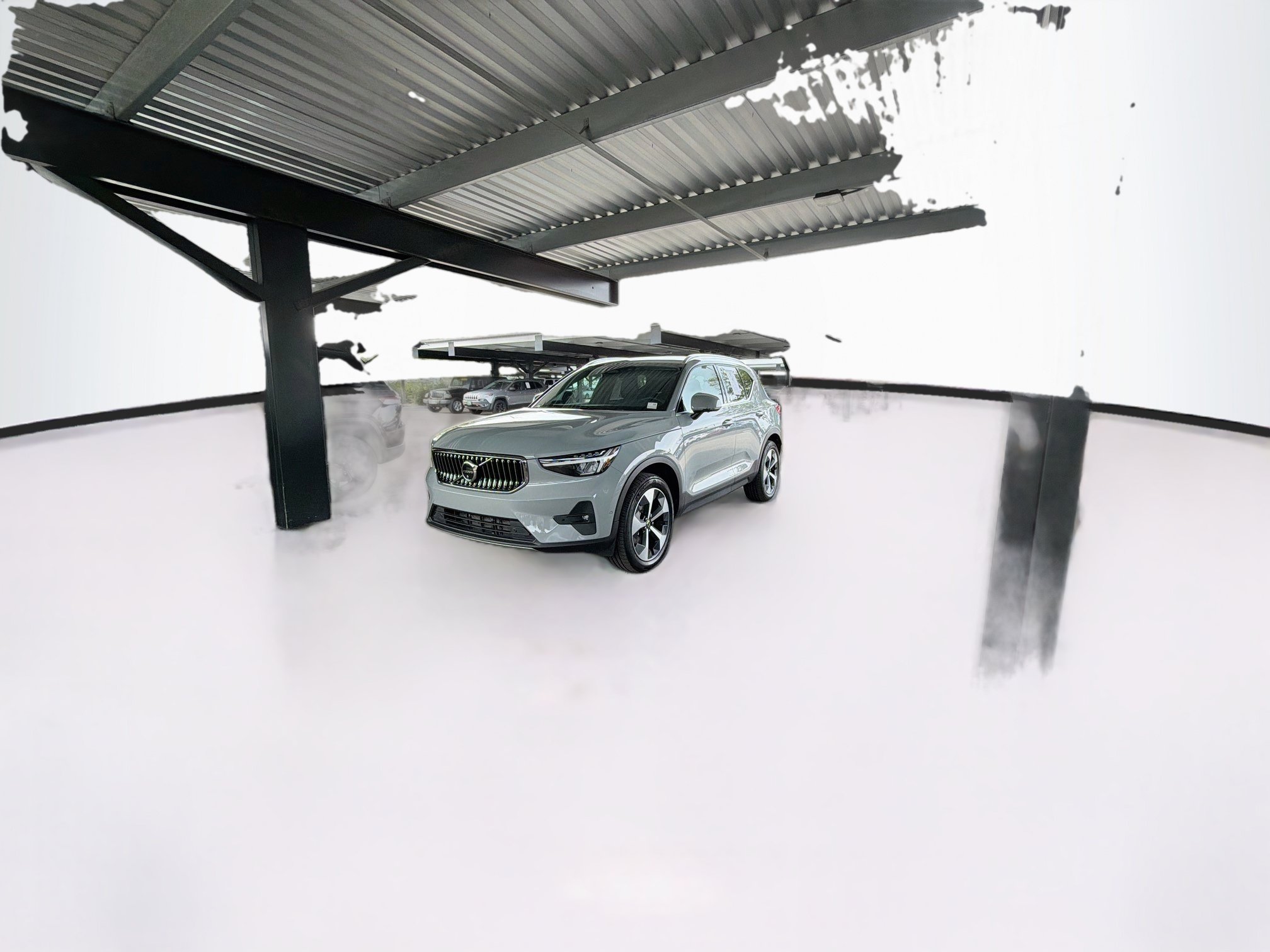 Used 2025 Volvo XC40 B5 Plus AWD/4WD image 3