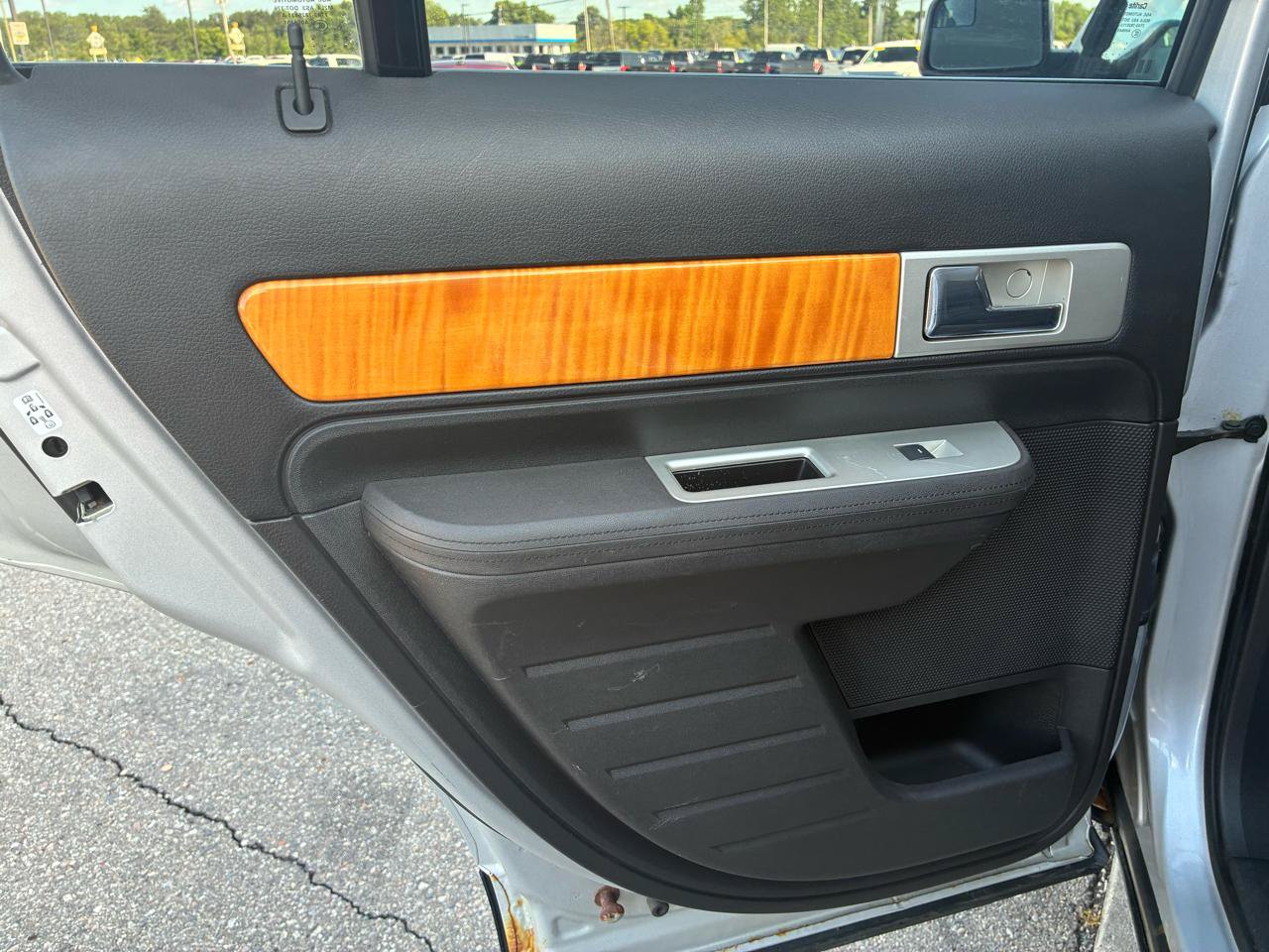 Used 2010 Lincoln MKX AWD image 14
