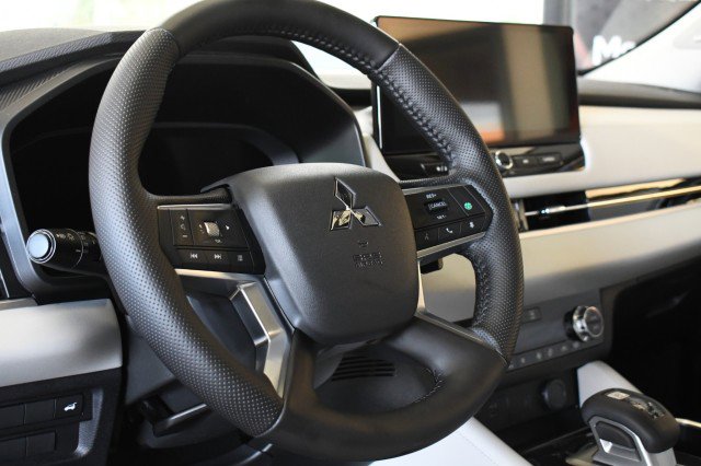 New 2026 Mitsubishi Outlander SEL AWD/4WD image 34